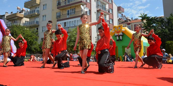 Efeler'de ‘Çocuk ve Bahar Şenliği’