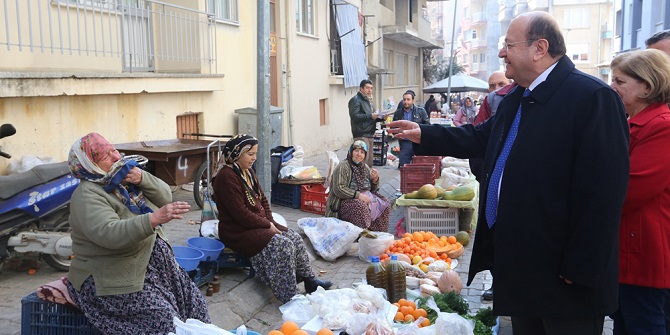 'Efeler'in Mesut Abisi' Salı Pazarı'nı ziyaret etti