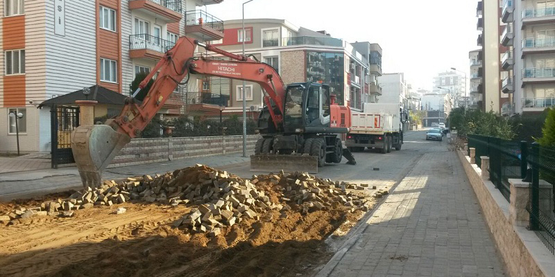 EFELER SOKAKLARI YENİLENİYOR