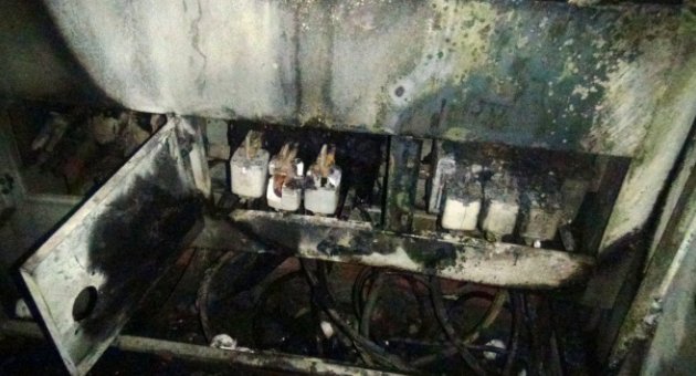 Elektrik trafosunu ateşe verdiler