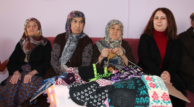 Elleri öpülesi ninelerin el işleri Bayırbucak Türkmenlerine ulaşacak