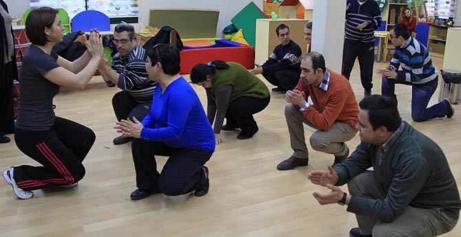 Engelleri Geleneksel Danslarla Aşıyorlar