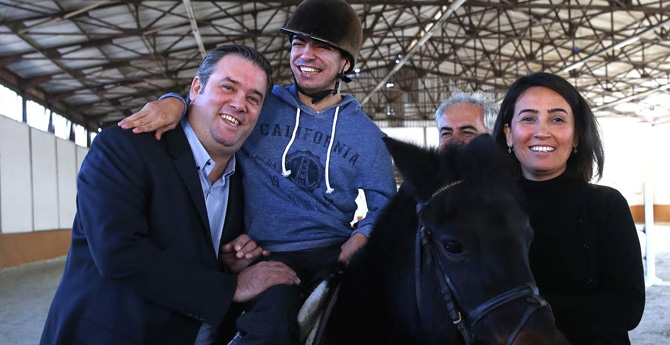 Engellerini Hippoterapi ile Aşacaklar