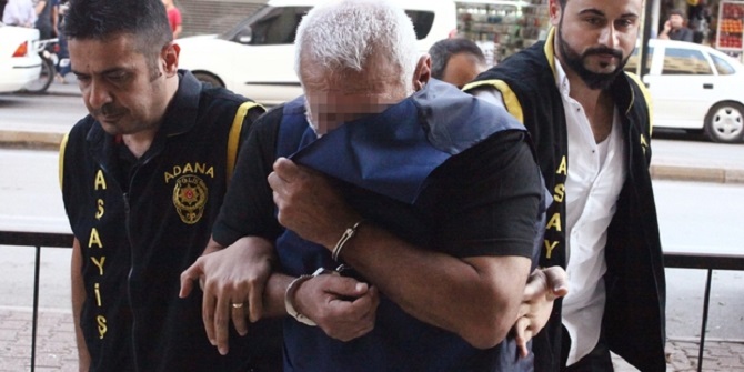 Erkek çocuklarını şok cihazıyla bayıltıp...