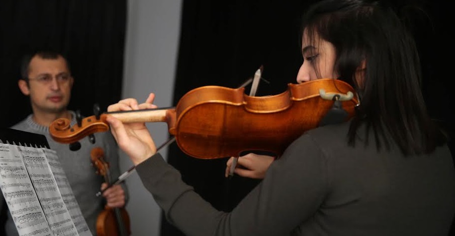 Esen Kıvrak genç kemancılar için Buca’da