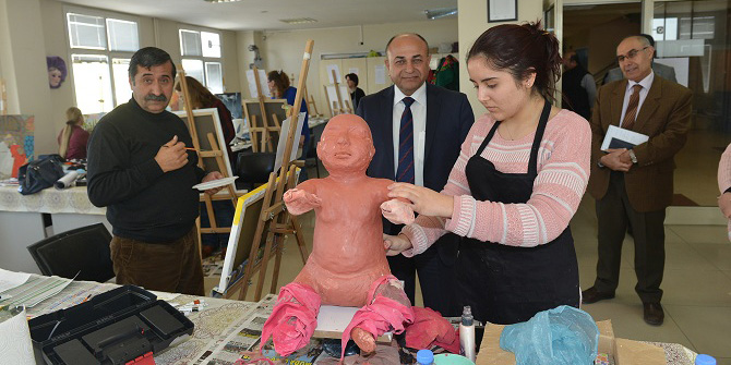 ESERLER GÖZ KAMAŞTIRIYOR