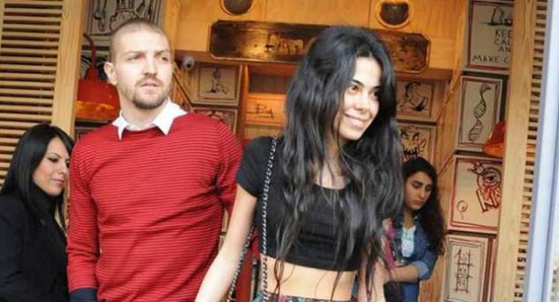 Eski eşi bir kadınla görüntülenince hüngür hüngür ağladı