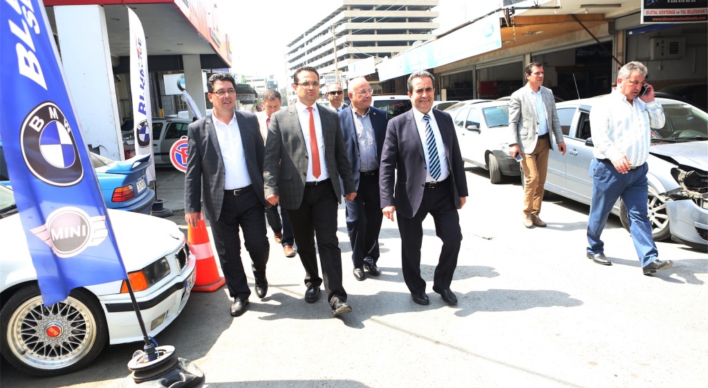 Esnafın sorunları belediye hizmetleri ile çözülüyor