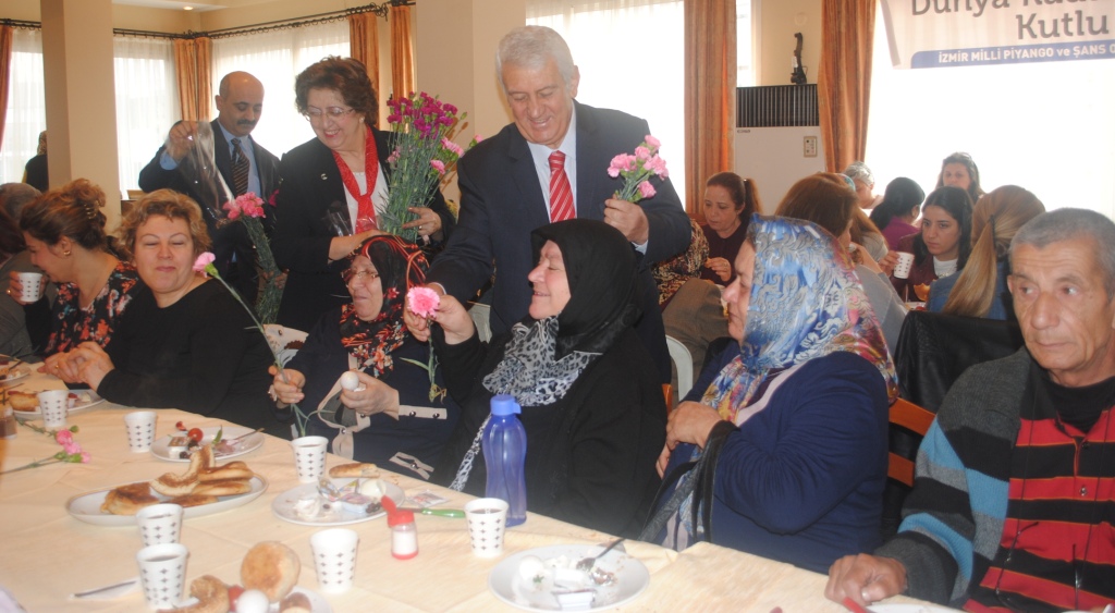 Esnaf Teşkilatı kadın üyelerini unutmadı…