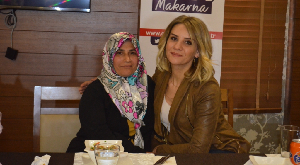 Esra Erol Nöroblastom hastası küçük Gamze için geldi