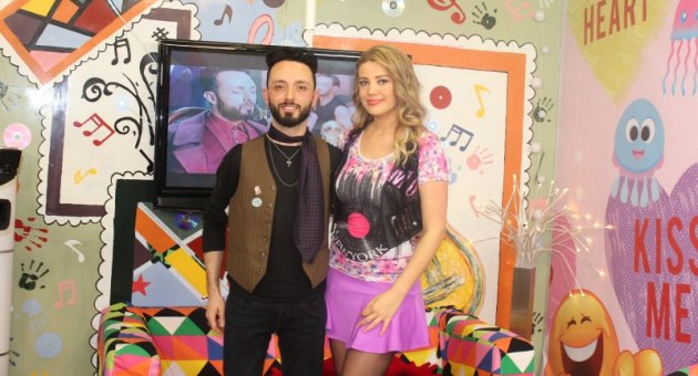 Esra Sönmezer'in programına ünlü akını