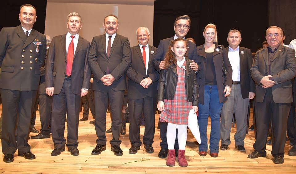 ESRA YOLDAŞ BİRİNCİLİK ÖDÜLÜNÜ TÖRENLE ALDI