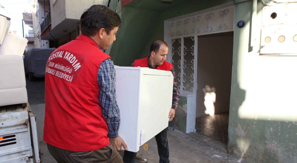 Evi yanan Demrelli ailesine yardım desteği