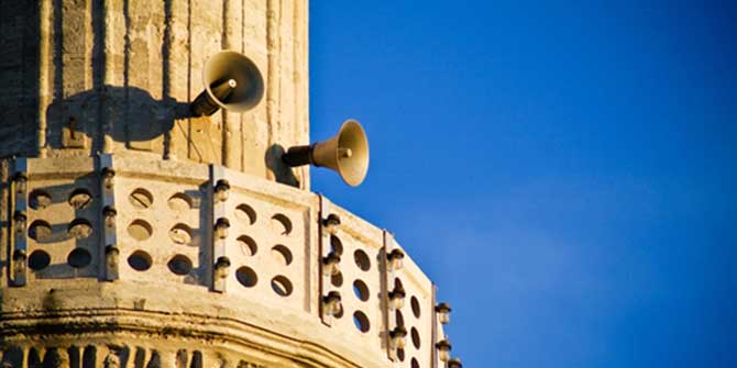 Ezanı Yasaklayan Kararı Yırttı! Meclis Karıştı!