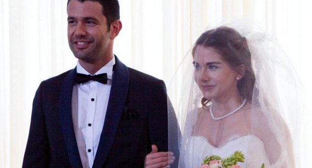 Ezgi Asaroğlu’yla birlikte olan Keremcem'e hayranları böyle seslendi: Evlenmeni istemiyoruz