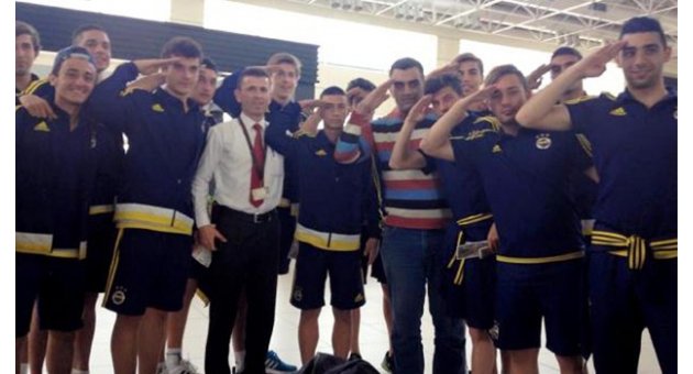Fenerbahçe'den uçağı kaçıran askere büyük jest