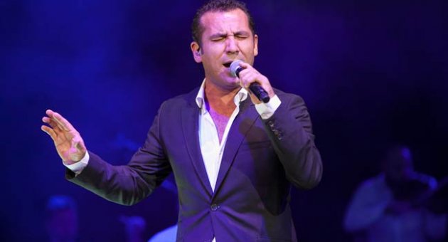 Ferhat Göçer: 'Aşkını parmağına yazdırdı'