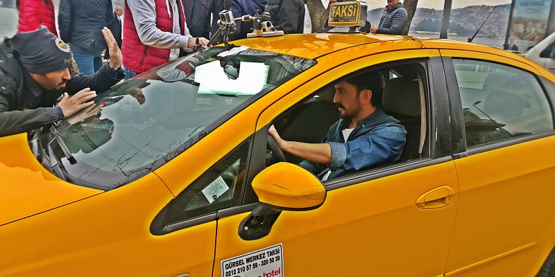 Ferman Toprak taksi şoförü oldu
