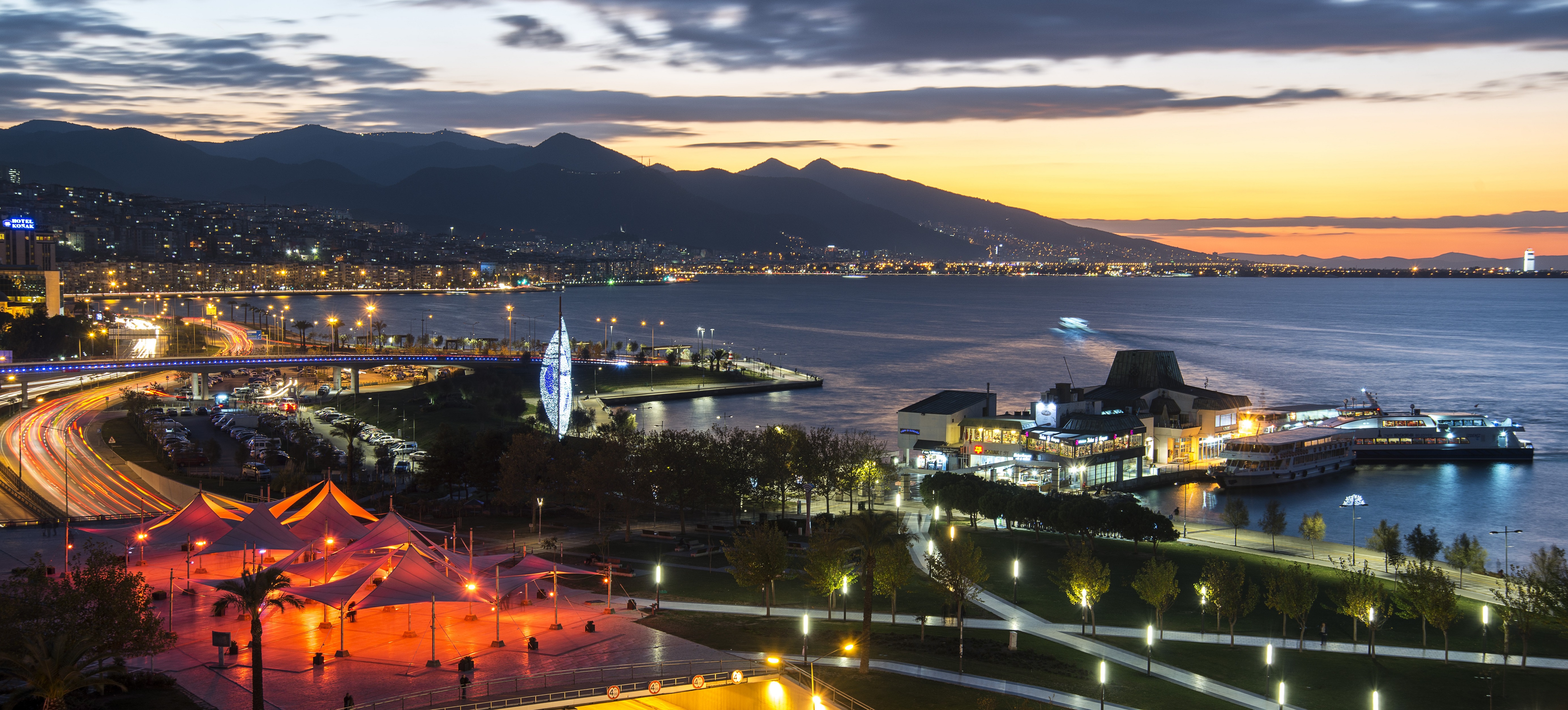 Fitch, İzmir’e verdiği + notunu teyid etti