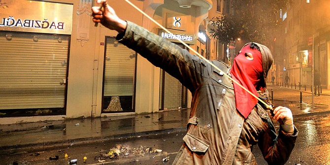 FLAŞ! İstanbul Gazi Mahallesi'nde çatışma!