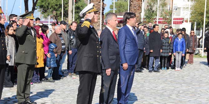 Foça'da Çanakkale şehitleri anma töreni
