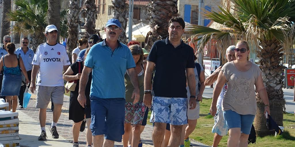 Foça'da Sağlıklı bir yaşam için yürüyüş