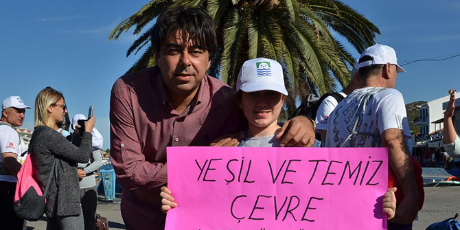 Foça'da Temizlik Çalışması Yaptılar