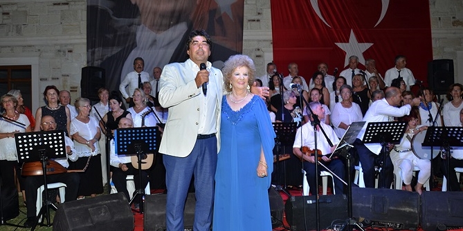 Foça'da Türk Sanat Müziği konseri