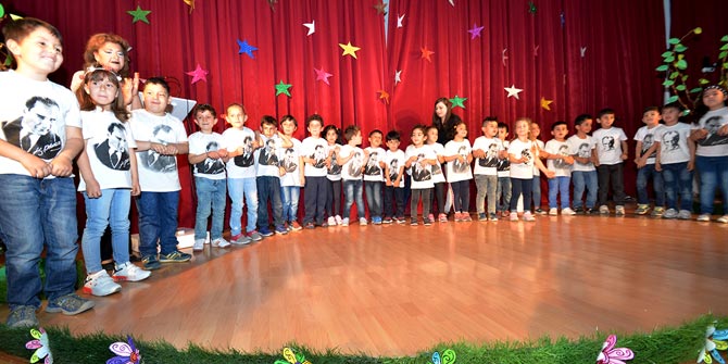 Foçalı miniklerden İngilizce drama