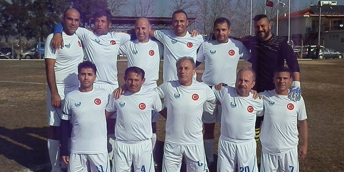 FOÇA MASTERLER İLK YARIYI YENİLGİSİZ LİDER KAPADI