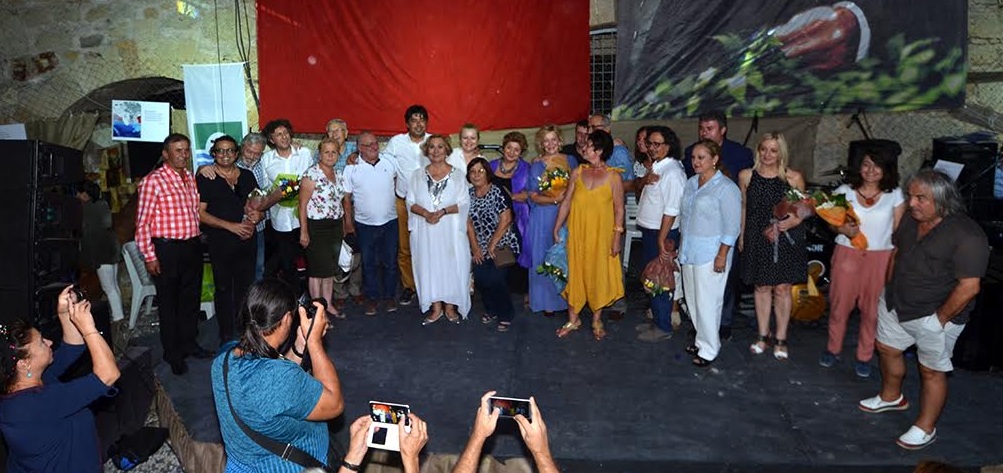FOÇA’NIN KARA TAŞINA, ATAOL BEHRAMOĞLU’DA BASTI