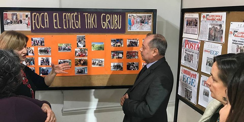 FOÇA’NIN TAKIYI SANATA DÖNÜŞTÜREN ELLERİ MARMARİS’TE SERGİDE