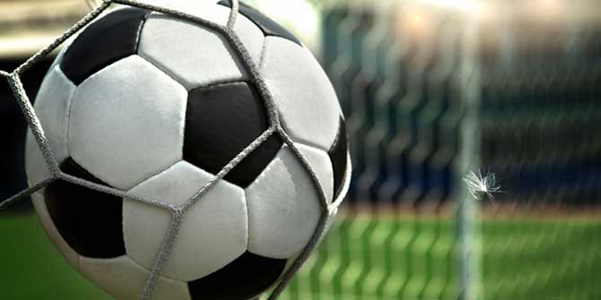 Futbol Maçı Sonucuna Eşleri Üzerine İddiaya Girdiler