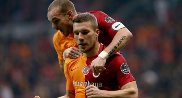 Galatasaray'a Sneijder ve Podolski müjdesi!