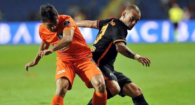 Galatasaray - Başakşehir düellosunun galibi yok