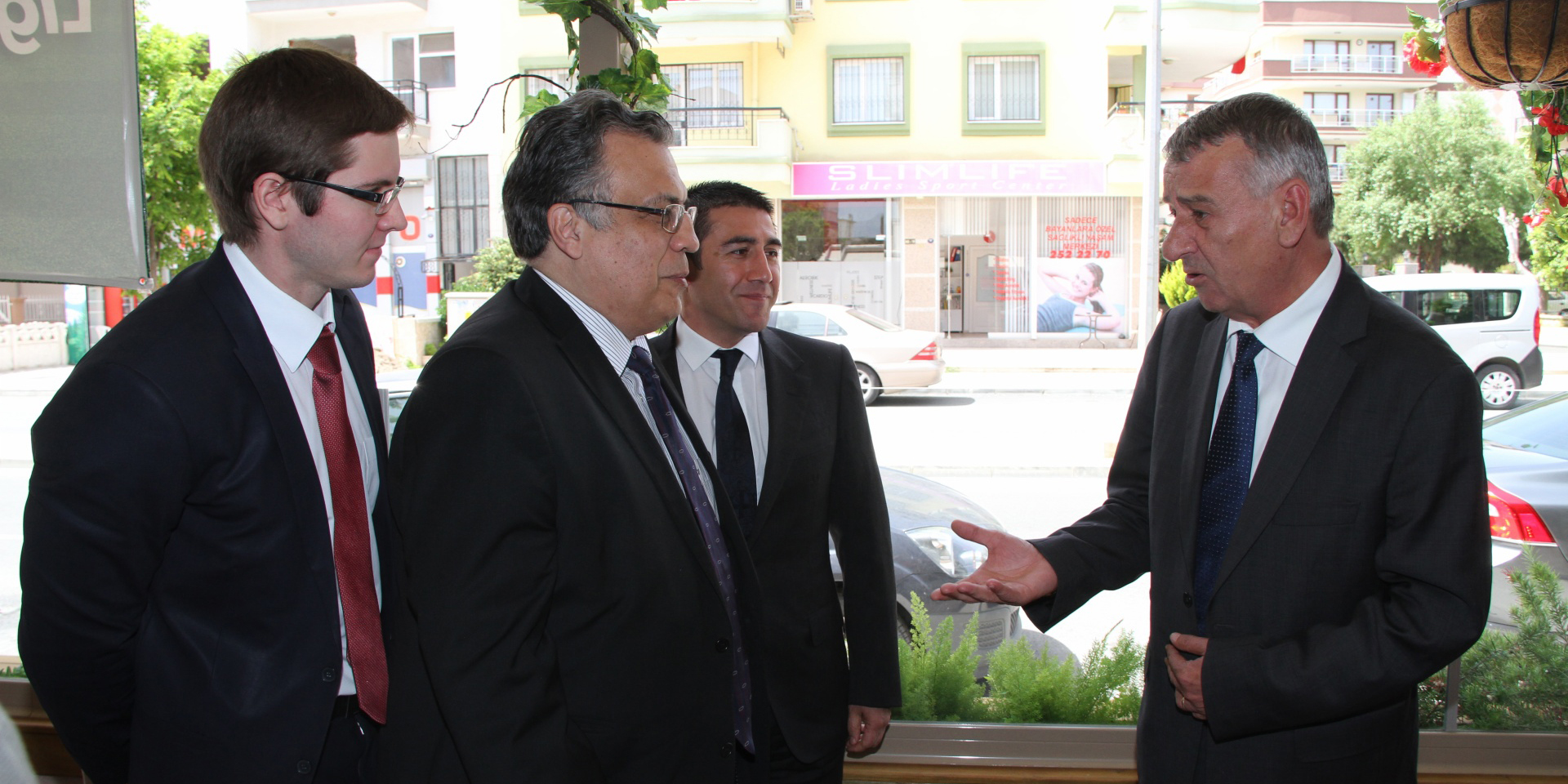 Gaziemir’den büyükelçi suikastına başsağlığı