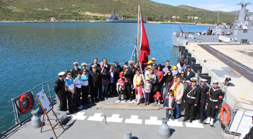 GEMİDE POLİSLER VAR