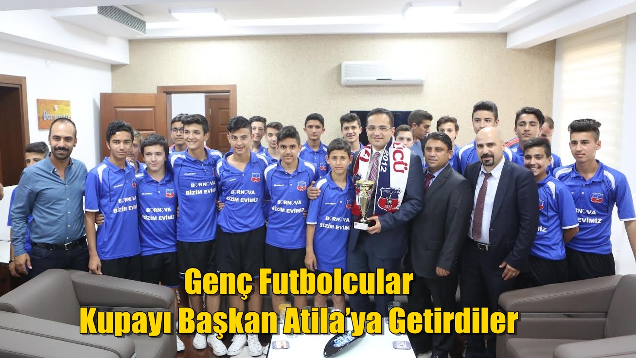 Genç Futbolcular Kupayı Başkan Atila’ya Getirdiler