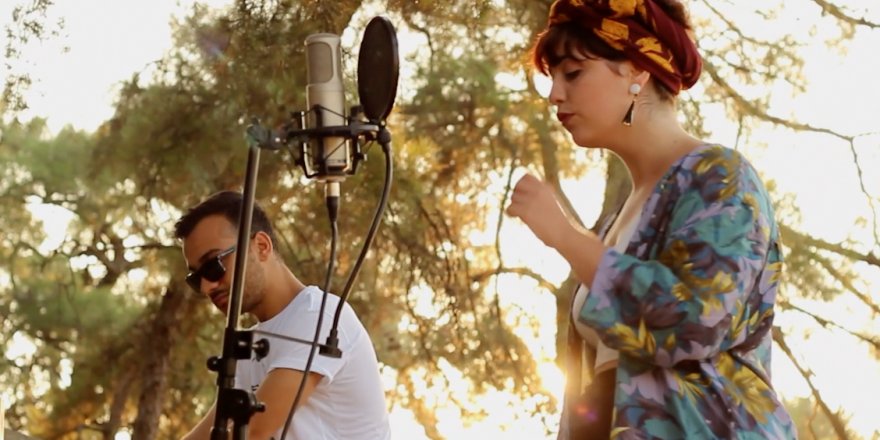 Gitarıyla dünyayı dolaştı