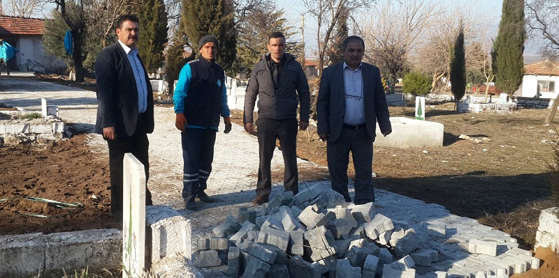 Gölmarmara Değnekler Mezarlık Yolu Yenileniyor