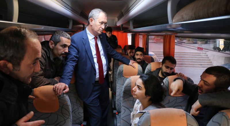 Gözaltına alınan Grup Yorum üyelerini ziyaret etti