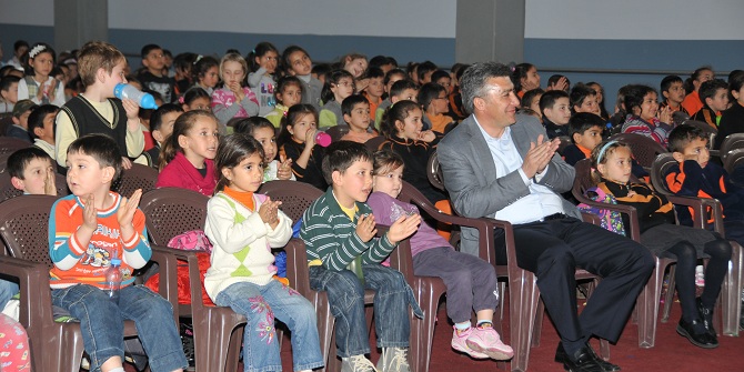 Güzelbahçe Belediyesi’nden çocuklara karne hediyesi