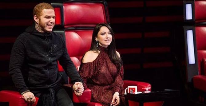 Hadise'nin Transparan Elbisesi Olay Oldu!