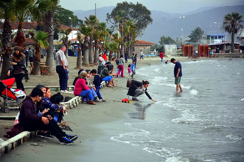 Hava sıcaklığı Muğla sahillerini doldurdu