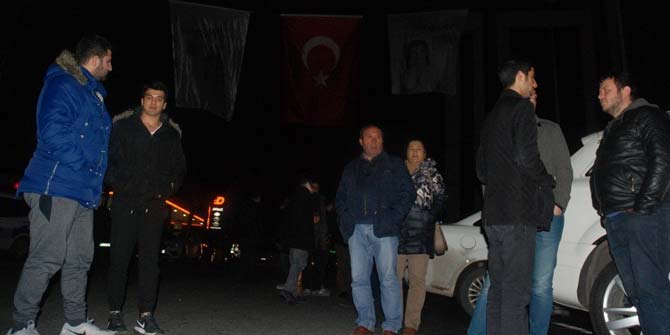 Hayır pankartı asan CHP&#039;lilere silahlı saldırı