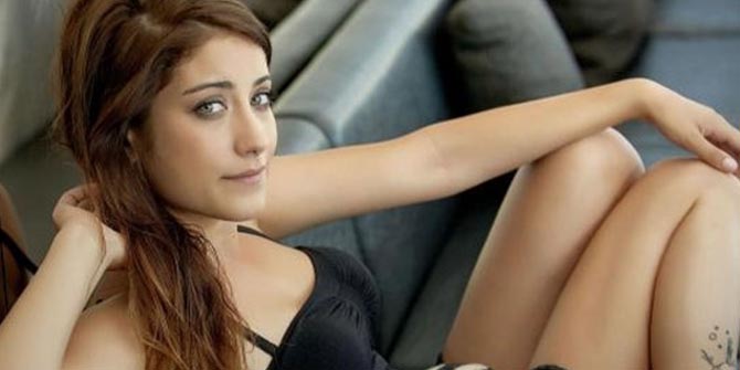 Hazal Kaya Yunanistan'a Gitti