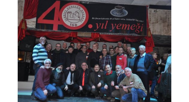 İGD'liler 40 yılı İzmir'de kutladı