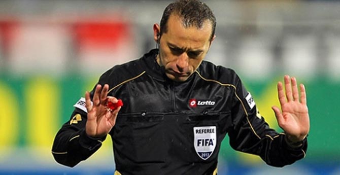 İlk Yarıda Hakem Kararları Konuşuldu