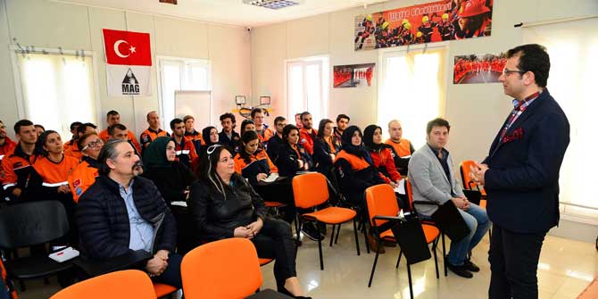 İMAMOĞLU MAHALLE AFET GÖNÜLLÜLERİNİ ZİYARET ETTİ