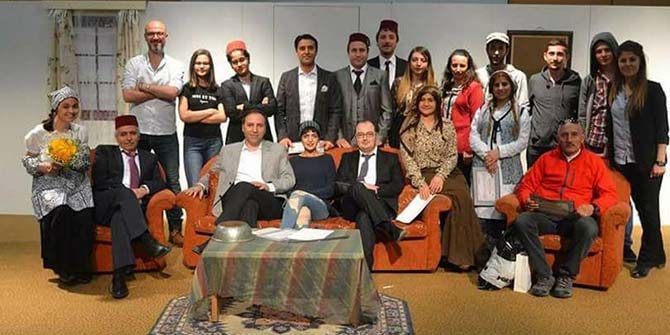 İPEKÇİ MERHUM'DA ALKIŞ VE KAHKAHA TUFANI